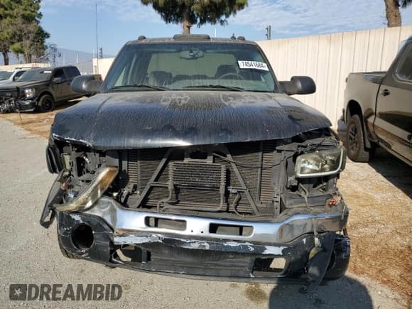 ✅ 2005 GMC Sierra 1500 • VIN: 1GTJC33235F813444 • Lot: 74541684. Wystawiony na Copart z przebiegiem 520 838 mil. Bezpłatny archiwum sprzedaży aukcyjnych z USA i szczegółowy raport historii pojazdu na DreamBid. Zdjęcie 5.