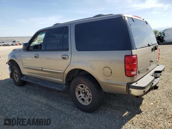 ✅ 2002 Ford Expedition XLT • VIN: 1FMFU16L62LA82867 • Lot: 52044915. Listed on Copart with 193,554 mi. Free auction sales archive from the USA and detailed vehicle history report at DreamBid. Image 2.
