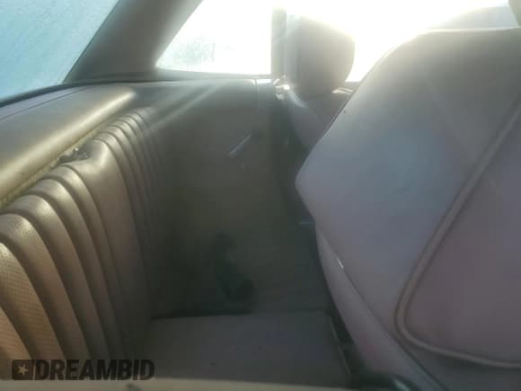 ✅ 1986 Mercedes-Benz SL • VIN: WDB1070461A036937 • Лот: 77156424. Опубликован ранее на Copart с пробегом 56 187 миль. Бесплатный доступ к архиву аукционных продаж из США и подробный отчёт об истории автомобиля на DreamBid. Изображение 10.