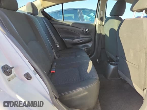 ✅ 2017 Nissan Versa SV • VIN: 3N1CN7AP7HK414354 • Lot: 85720355. Wystawiony na Copart z przebiegiem 160 709 mil. Bezpłatny archiwum sprzedaży aukcyjnych z USA i szczegółowy raport historii pojazdu na DreamBid. Zdjęcie 10.