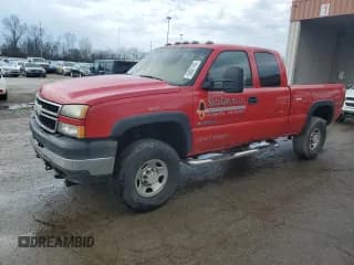 ✅ 2006 Chevrolet Silverado 2500HD LT2 • VIN: 1GCHK29U16E286211 • Лот: 50801795. Опубликован ранее на Copart с пробегом Не указан. Бесплатный доступ к архиву аукционных продаж из США и подробный отчёт об истории автомобиля на DreamBid. Изображение 1.