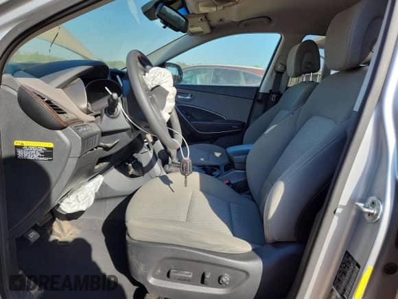 2017 Hyundai Santa Fe SE с VIN KM8SM4HF0HU182408, выставлен на аукционе Copart как лот 84733425 с пробегом 90 423 миль миль и Списание • Salvage title. История ставок и продаж доступна на DreamBid. Изображение 7.