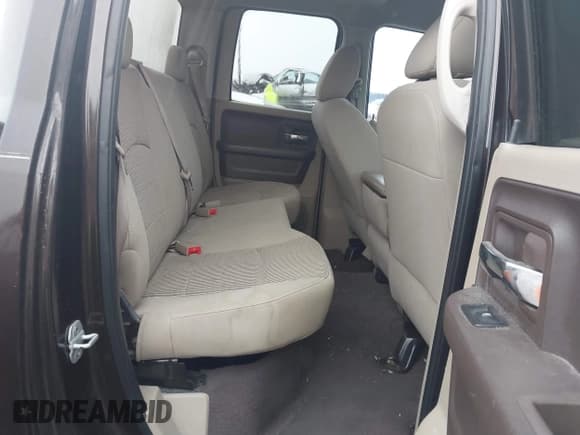 ✅ 2010 Dodge 1500 TRX • VIN: 1D7RV1GTXAS260089 • Lot: 42310926. Wystawiony na IAAI z przebiegiem 290 531 mil. Bezpłatny archiwum sprzedaży aukcyjnych z USA i szczegółowy raport historii pojazdu na DreamBid. Zdjęcie 8.