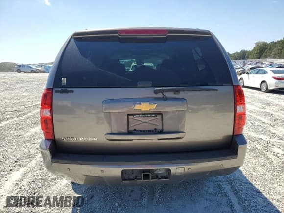 ✅ 2013 Chevrolet Suburban LT • VIN: 1GNSCJE00DR112837 • Lot: 71710965. Wystawiony na Copart z przebiegiem 136 008 mil. Bezpłatny archiwum sprzedaży aukcyjnych z USA i szczegółowy raport historii pojazdu na DreamBid. Zdjęcie 6.