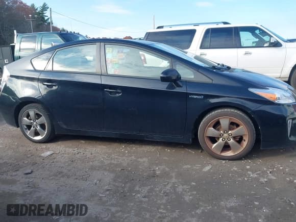 ✅ 2013 Toyota Prius Two • VIN: JTDKN3DU1D5585690 • Lot: 43686771. Listed on IAAI with 208,877 mi. Free auction sales archive from the USA and detailed vehicle history report at DreamBid. Image 13.