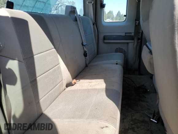 ✅ 2008 Ford F-250 XL • VIN: 1FTSX21538EC93823 • Lot: 55140655. Wystawiony na Copart z przebiegiem 341 550 mil. Bezpłatny archiwum sprzedaży aukcyjnych z USA i szczegółowy raport historii pojazdu na DreamBid. Zdjęcie 10.