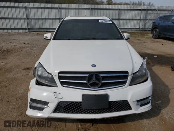 ✅ 2014 Mercedes-Benz C 300 Sport • VIN: WDDGF8AB7EA930111 • Lot: 50959005. Wystawiony na Copart z przebiegiem 195 477 mil. Bezpłatny archiwum sprzedaży aukcyjnych z USA i szczegółowy raport historii pojazdu na DreamBid. Zdjęcie 5.