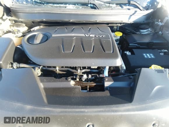 ✅ 2017 Jeep Cherokee Latitude • VIN: 1C4PJMCS8HW620426 • Lot: 41252209. Wystawiony na IAAI z przebiegiem 136 138 mil. Bezpłatny archiwum sprzedaży aukcyjnych z USA i szczegółowy raport historii pojazdu na DreamBid. Zdjęcie 10.