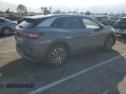 ✅ 2023 Volkswagen ID.4 Pro S Plus • VIN: 1V2HMPE87PC058337 • Lot: 42829765. Wystawiony na Copart z przebiegiem 11 783 mil. Bezpłatny archiwum sprzedaży aukcyjnych z USA i szczegółowy raport historii pojazdu na DreamBid. Zdjęcie 3.