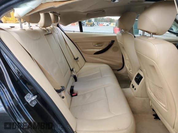 ✅ 2015 BMW 3 Series 320i xDrive • VIN: WBA3C3G58FNS74126 • Lot: 92340875. Listed on Copart with 177,006 mi. Free auction sales archive from the USA and detailed vehicle history report at DreamBid. Image 10.