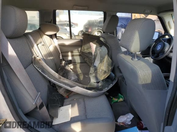 ✅ 2006 Jeep Commander • VIN: 1J8HG48KX6C195178 • Лот: 42204975. Опубликован ранее на Copart с пробегом 139 463 миль. Бесплатный доступ к архиву аукционных продаж из США и подробный отчёт об истории автомобиля на DreamBid. Изображение 11.