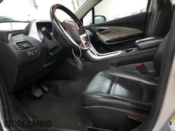 ✅ 2011 Chevrolet Volt • VIN: 1G1RD6E43BU101810 • Lot: 81683644. Wystawiony na Copart z przebiegiem 154 167 mil. Bezpłatny archiwum sprzedaży aukcyjnych z USA i szczegółowy raport historii pojazdu na DreamBid. Zdjęcie 7.