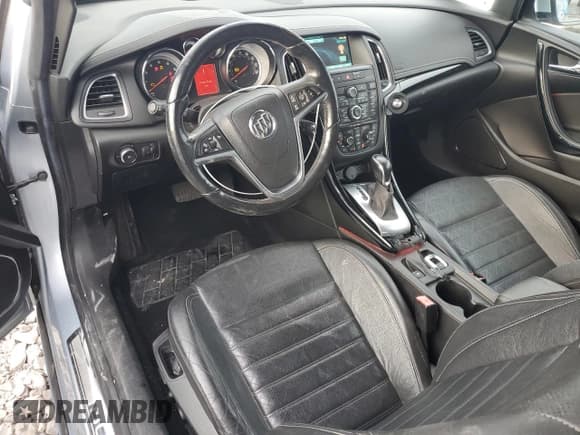 ✅ 2016 Buick Cascada Premium • VIN: W04WT3N54GG054775 • Лот: 81474425. Опубликован ранее на Copart с пробегом 120 133 миль. Бесплатный доступ к архиву аукционных продаж из США и подробный отчёт об истории автомобиля на DreamBid. Изображение 8.