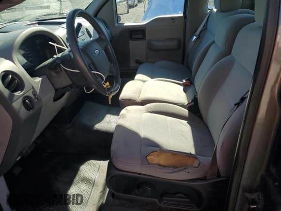 ✅ 2007 Ford F-150 XL • VIN: 1FTRF12277KD59600 • Lot: 85011095. Wystawiony na Copart z przebiegiem 97 571 mil. Bezpłatny archiwum sprzedaży aukcyjnych z USA i szczegółowy raport historii pojazdu na DreamBid. Zdjęcie 7.