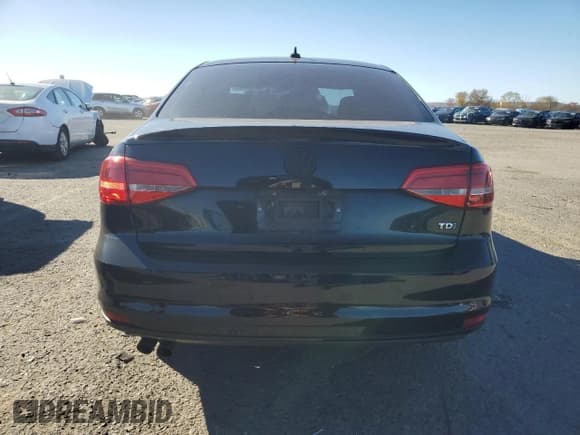 ✅ 2015 Volkswagen Jetta S • VIN: 3VWLA7AJ4FM305675 • Lot: 90265565. Listed on Copart with 111,821 mi. Free auction sales archive from the USA and detailed vehicle history report at DreamBid. Image 6.