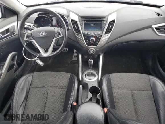 ✅ 2015 Hyundai Veloster • VIN: KMHTC6AD3FU244036 • Lot: 83230804. Wystawiony na Copart z przebiegiem 239 408 mil. Bezpłatny archiwum sprzedaży aukcyjnych z USA i szczegółowy raport historii pojazdu na DreamBid. Zdjęcie 8.