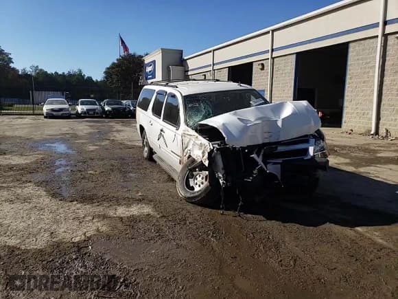 ✅ 2009 Chevrolet Suburban 1LT • VIN: 1GNFK26389R272863 • Lot: 78642574. Wystawiony na Copart z przebiegiem 204 638 mil. Bezpłatny archiwum sprzedaży aukcyjnych z USA i szczegółowy raport historii pojazdu na DreamBid. Zdjęcie 11.