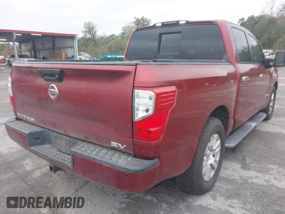 ✅ 2017 Nissan Titan Platinum Reserve • VIN: 1N6AA1E68HN501105 • Лот: 43823327. Опубликован ранее на IAAI с пробегом 203 611 миль. Бесплатный доступ к архиву аукционных продаж из США и подробный отчёт об истории автомобиля на DreamBid. Изображение 4.