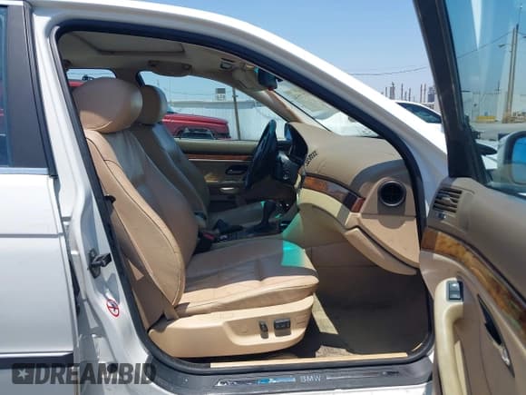 ✅ 2000 BMW 5 Series 528i • VIN: WBADM6344YGU13546 • Lot: 42478534. Listed on IAAI with 186,896 mi. Free auction sales archive from the USA and detailed vehicle history report at DreamBid. Image 5.