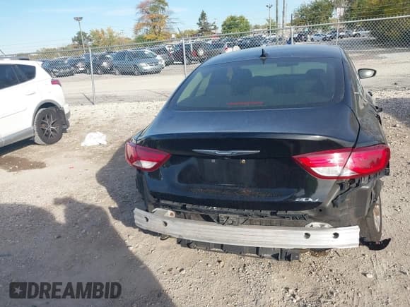✅ 2015 Chrysler 200 Limited • VIN: 1C3CCCAB8FN662625 • Lot: 43518622. Listed on IAAI with 153,573 mi. Free auction sales archive from the USA and detailed vehicle history report at DreamBid. Image 17.