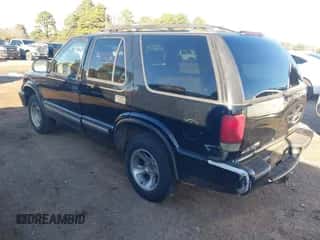 ✅ 2001 Chevrolet Blazer LS • VIN: 1GNCS13W51K254619 • Lot: 41210740. Listed on IAAI with 227,301 mi miles. Access the free auction sales archive from the USA and view a detailed vehicle history report at DreamBid. Image 3.