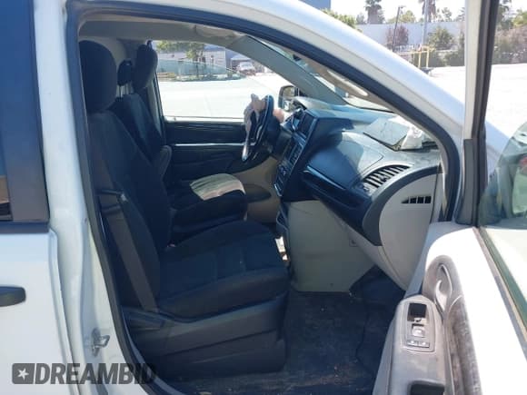 ✅ 2015 Ram Cargo Van Tradesman • VIN: 2C4JRGAG2FR680027 • Lot: 43097001. Listed on IAAI with 250,554 mi. Free auction sales archive from the USA and detailed vehicle history report at DreamBid. Image 5.