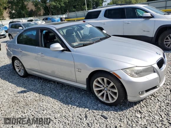 ✅ 2011 BMW 3 Series 328i xDrive • VIN: WBAPK5C57BF127127 • Lot: 68245025. Listed on Copart with 125,201 mi. Free auction sales archive from the USA and detailed vehicle history report at DreamBid. Image 4.