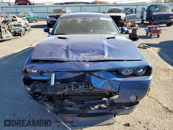 ✅ 2010 Dodge Challenger R/T Classic • VIN: 2B3CJ5DT1AH151861 • Lot: 77094884. Wystawiony na Copart z przebiegiem 81 055 mil. Bezpłatny archiwum sprzedaży aukcyjnych z USA i szczegółowy raport historii pojazdu na DreamBid. Zdjęcie 5.