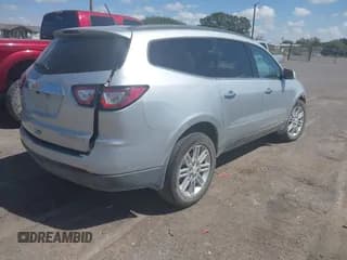 ✅ 2015 Chevrolet Traverse LT • VIN: 1GNKRGKD8FJ132683 • Lot: 43188388. Wystawiony na IAAI z przebiegiem 127 385 mil. Bezpłatny archiwum sprzedaży aukcyjnych z USA i szczegółowy raport historii pojazdu na DreamBid. Zdjęcie 4.