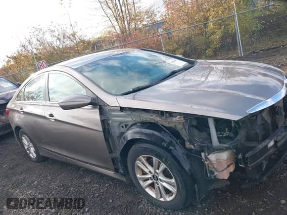 2014 Hyundai Sonata GLS with VIN 5NPEB4AC1EH914722, listed as a IAAI auction lot 43496417 with 169,829 mi miles and . Bid and sale history available at DreamBid. Image 13.