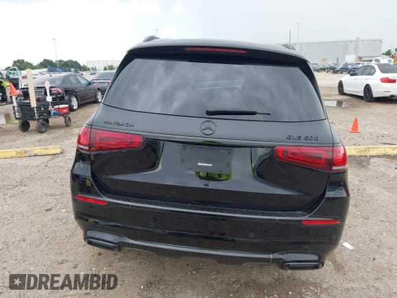 ✅ 2022 Mercedes-Benz GLS Maybach GLS 600 • VIN: 4JGFF8HB6NA792746 • Lot: 42722763. Listed on IAAI with 13,947 mi. Free auction sales archive from the USA and detailed vehicle history report at DreamBid. Image 17.