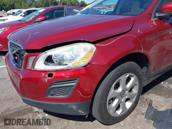 ✅ 2013 Volvo XC60 3.2L • VIN: YV4952DL5D2374779 • Lot: 43179498. Listed on IAAI with 121,597 mi. Free auction sales archive from the USA and detailed vehicle history report at DreamBid. Image 6.
