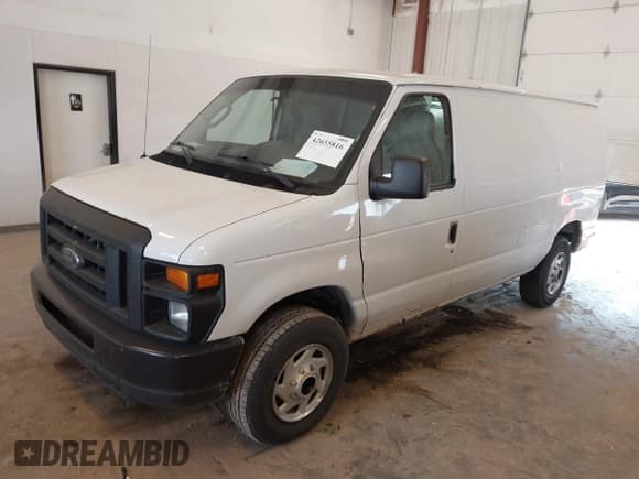 ✅ 2014 Ford Econoline Cargo Commercial • VIN: 1FTNE2EW8EDA09190 • Lot: 42655816. Wystawiony na IAAI z przebiegiem 212 534 mil. Bezpłatny archiwum sprzedaży aukcyjnych z USA i szczegółowy raport historii pojazdu na DreamBid. Zdjęcie 2.