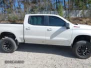 ✅ 2019 Chevrolet Silverado 1500 RST • VIN: 3GCUYEED6KG155945 • Lot: 43473839. Wystawiony na IAAI z przebiegiem 83 602 mil. Bezpłatny archiwum sprzedaży aukcyjnych z USA i szczegółowy raport historii pojazdu na DreamBid. Zdjęcie 13.