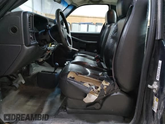 ✅ 2005 Chevrolet Silverado 3500 SRW Wrk Trk • VIN: 1GCHK34U15E297432 • Lot: 63585245. Listed on Copart with 151,746 mi. Free auction sales archive from the USA and detailed vehicle history report at DreamBid. Image 7.