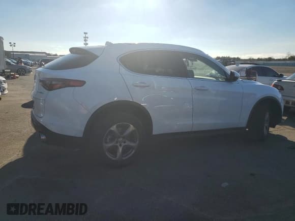 ✅ 2021 Alfa Romeo Stelvio • VIN: ZASPAKAN0M7D15466 • Лот: 71506352. Опубликован ранее на Copart с пробегом 10 945 миль. Бесплатный доступ к архиву аукционных продаж из США и подробный отчёт об истории автомобиля на DreamBid. Изображение 3.