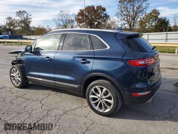 ✅ 2017 Lincoln MKC Select • VIN: 5LMCJ2D91HUL40091 • Lot: 90821195. Wystawiony na Copart z przebiegiem 61 672 mil. Bezpłatny archiwum sprzedaży aukcyjnych z USA i szczegółowy raport historii pojazdu na DreamBid. Zdjęcie 2.