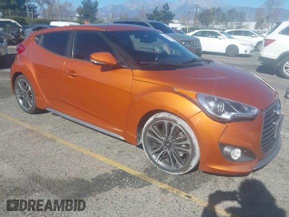 ✅ 2016 Hyundai Veloster Turbo • VIN: KMHTC6AE9GU285572 • Lot: 41366004. Wystawiony na IAAI z przebiegiem 86 358 mil. Bezpłatny archiwum sprzedaży aukcyjnych z USA i szczegółowy raport historii pojazdu na DreamBid. Zdjęcie 1.