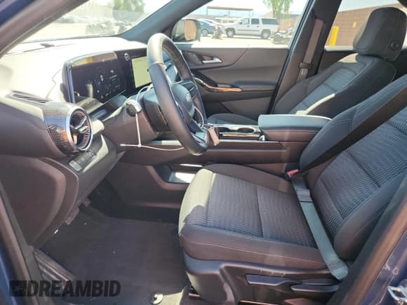 ✅ 2025 Chevrolet Equinox FWD LT • VIN: 3GNAXHEGXSL218318 • Lot: 66181625. Wystawiony na Copart z przebiegiem 13 120 mil. Bezpłatny archiwum sprzedaży aukcyjnych z USA i szczegółowy raport historii pojazdu na DreamBid. Zdjęcie 7.