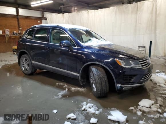 ✅ 2015 Volkswagen Touareg Executive • VIN: WVGEP9BP2FD002605 • Lot: 71621452. Wystawiony na Copart z przebiegiem 85 335 mil. Bezpłatny archiwum sprzedaży aukcyjnych z USA i szczegółowy raport historii pojazdu na DreamBid. Zdjęcie 4.