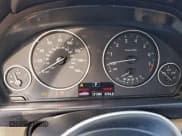 ✅ 2012 BMW 3 Series 328i • VIN: WBA3A5C5XCF348031 • Лот: 94075365. Опубликован ранее на Copart с пробегом 121 000 миль. Бесплатный доступ к архиву аукционных продаж из США и подробный отчёт об истории автомобиля на DreamBid. Изображение 9.