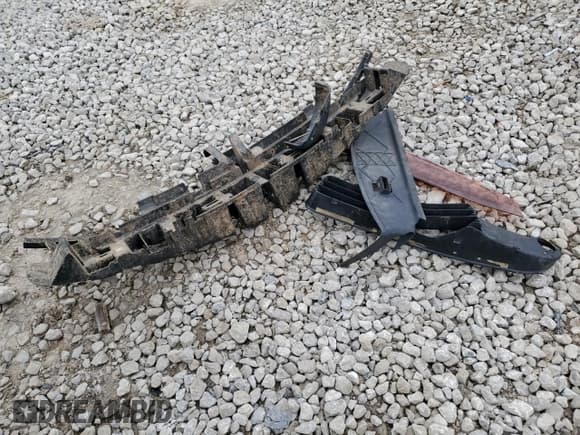 ✅ 2005 Saturn VUE • VIN: 5GZCZ63475S830196 • Lot: 51376535. Wystawiony na Copart z przebiegiem 229 999 mil. Bezpłatny archiwum sprzedaży aukcyjnych z USA i szczegółowy raport historii pojazdu na DreamBid. Zdjęcie 15.