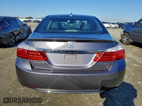 ✅ 2015 Honda Accord EX-L • VIN: 1HGCR6F55FA013825 • Lot: 92749455. Listed on Copart with 120,173 mi. Free auction sales archive from the USA and detailed vehicle history report at DreamBid. Image 6.