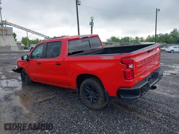 ✅ 2021 Chevrolet Silverado 1500 LT Trail Boss • VIN: 1GCPYFEL1MZ172844 • Lot: 42225897. Wystawiony na IAAI z przebiegiem 59 625 mil. Bezpłatny archiwum sprzedaży aukcyjnych z USA i szczegółowy raport historii pojazdu na DreamBid. Zdjęcie 3.