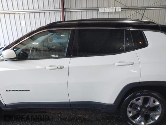 ✅ 2020 Jeep Compass Limited • VIN: 3C4NJCCB1LT165905 • Lot: 43057778. Listed on IAAI with 122,786 mi. Free auction sales archive from the USA and detailed vehicle history report at DreamBid. Image 14.