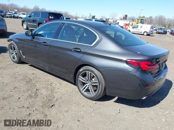 ✅ 2021 BMW 5 Series 530i xDrive • VIN: WBA13BJ05MCF37926 • Lot: 41704102. Listed on IAAI with 22,072 mi. Free auction sales archive from the USA and detailed vehicle history report at DreamBid. Image 3.