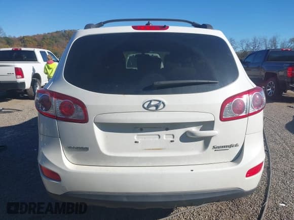 ✅ 2010 Hyundai Santa Fe GLS • VIN: 5NMSG3ABXAH389754 • Lot: 43557021. Listed on IAAI with 74,580 mi. Free auction sales archive from the USA and detailed vehicle history report at DreamBid. Image 16.