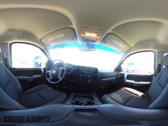 ✅ 2008 Chevrolet Silverado 2500HD 1LT • VIN: 1GCHC23668F121517 • Lot: 42783735. Wystawiony na IAAI z przebiegiem 256 197 mil. Bezpłatny archiwum sprzedaży aukcyjnych z USA i szczegółowy raport historii pojazdu na DreamBid. Zdjęcie 18.