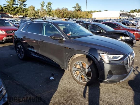 ✅ 2021 Audi e-tron Premium • VIN: WA1AAAGE9MB005436 • Лот: 84003845. Опубликован ранее на Copart с пробегом 103 199 миль. Бесплатный доступ к архиву аукционных продаж из США и подробный отчёт об истории автомобиля на DreamBid. Изображение 4.