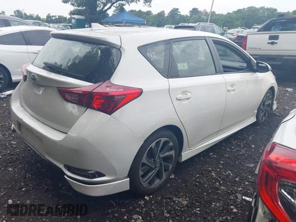 ✅ 2017 Toyota Corolla • VIN: JTNKARJE8HJ536846 • Lot: 42968637. Listed on IAAI with 117,073 mi. Free auction sales archive from the USA and detailed vehicle history report at DreamBid. Image 4.